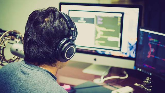 Apple Turns Safari Users Into Extension Developers With AI: The iOS 27 Game Changer